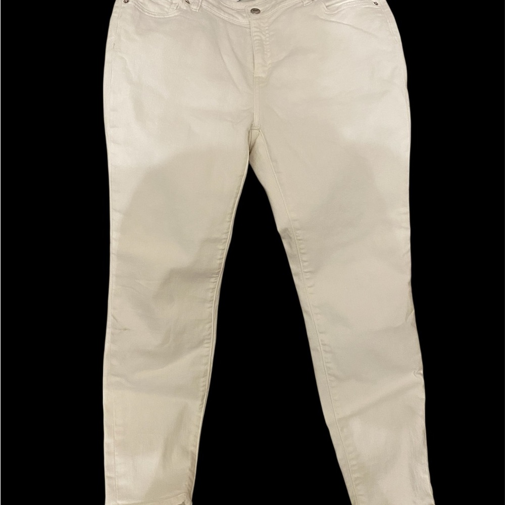 Amazon Essentials Women's Bright White Jeans